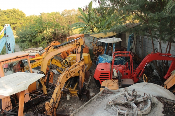 ขายแบคโฮ หลายรุ่น เช่น KOMATSU YANMAR MItSUBISHI HITASHI HANIX (PC10-40) ราคาสอบถามได้