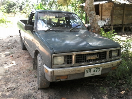 ...ขาย isuzu kb2200 สภาพพร้อมใช้  เจ้าของขายเอง มีกันชนลากของ