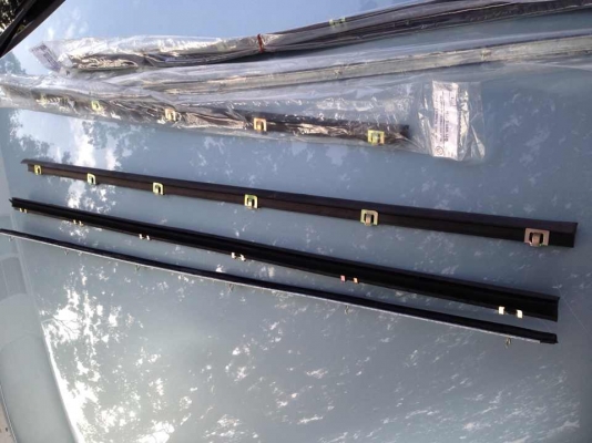 ขายยางรีดน้ำกระจกประตู มิร่า