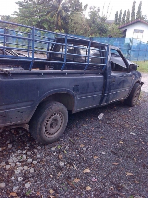 อีซูซุดราก้อนอายหัวเดียว. ปี 2001. เเยกได้ทุกชิ้นมีอีกหลายคัน หลายยี่ห้อ