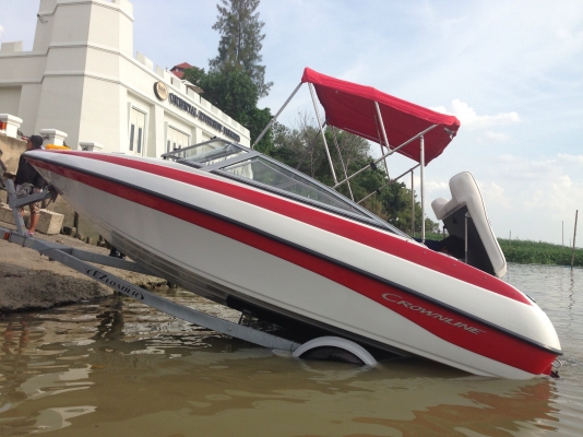 ขายเรือ Crownline 18SS 3.0