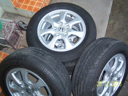 แม็กขอบ15ฮอนด้าพร้อมยาง 195 60 15 ปี 11(แยกยาง2500)