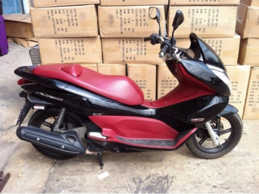 ขายด่วน pcx150 ดำ/แดง ปี 2012 7,xxxโล สภาพดี 98\%