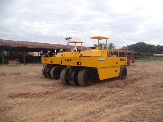 รถบดถนนล้อยาง 7ล้อ SAKAI รุ่น T2