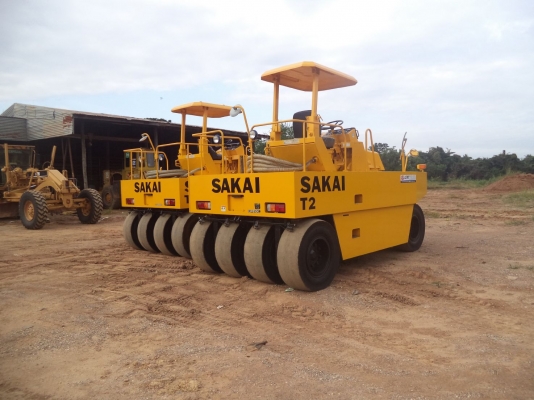รถบดถนนล้อยาง 7ล้อ SAKAI รุ่น T2