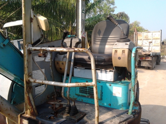 ขายแมคโคร KOBELCO SK30UR-2 เก่านอกแท้ๆ ราคาพร้อมส่งค่ะ