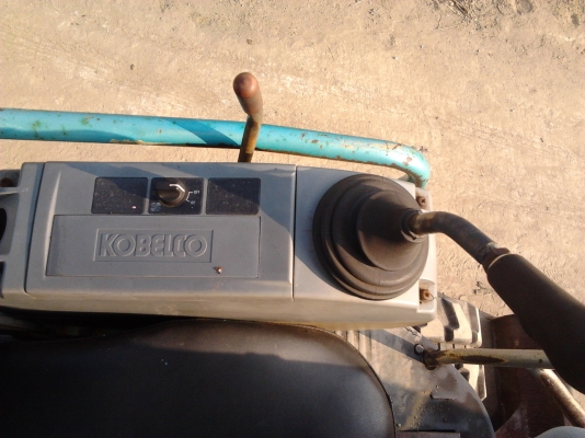 ขายแมคโคร KOBELCO SK30UR-2 เก่านอกแท้ๆ ราคาพร้อมส่งค่ะ