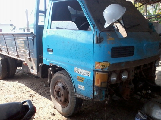 ขายหกล้อ อีซูสุ Ks130แรง ลดราคาแล้วครับ 195000 ช่างสีไม่ว่างไปปะท่วง ก.ท.ม อุปกรณ์ครบ ทำสีใหม่สวยเลยครับ