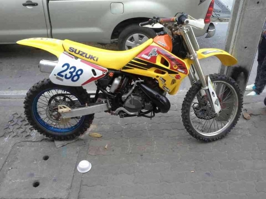 ธารนนทบุรี//ขาย suzuki rm250 แรงๆเครื่องดี รถอินวอยท์ ราคา57,000บาท