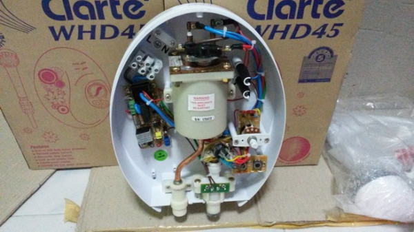 เครื่องทำน้ำอุ่นขนาด 4500 วัตต์ ของใหม่ราคาไม่แพงครับ