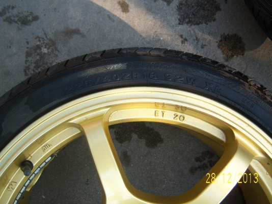 แม็ก RGII ขอบ18 หน้า8 หลัง9 พร้อมยาง 225,235 40 18 ปี12 มี1ชุด