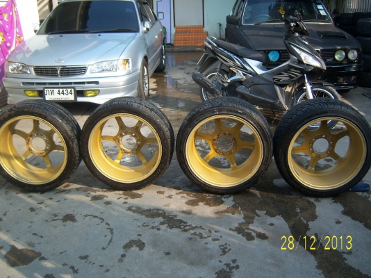 แม็ก RGII ขอบ18 หน้า8 หลัง9 พร้อมยาง 225,235 40 18 ปี12 มี1ชุด