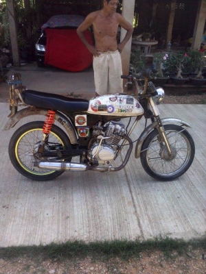 A 100 เครื่องไลฟาน 150 ขับมัน ขายที่ 8500อยู่สุพัน