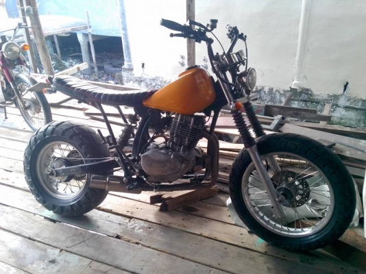 ขายแลก XL 250 ชุดแต่ง TW รอบคัน  ราคา35000  มีทะเบียน ภาษีไม่ขาดต่อ สนใจติดต่อ 0841649712