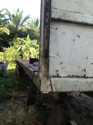 ขายหาง พื้นเรียบ สามมิต ปี 48  สนใจติดต่อ 081 - 6079515