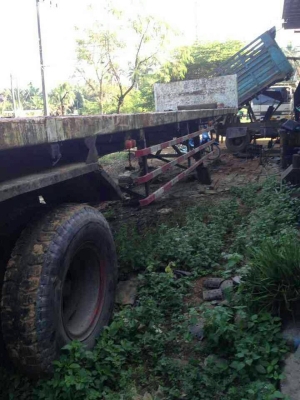 ขายหาง พื้นเรียบ สามมิต ปี 48  สนใจติดต่อ 081 - 6079515