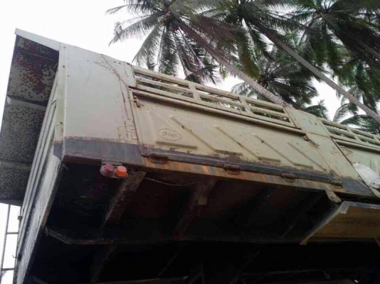 รถฮีโน่ 10 ล้อดั้ม FM3M  เปลื่ยนเครื่อง  245 แรงม้า.  สนใจติดต่อ 081 - 6079515