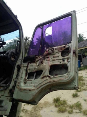 รถฮีโน่ 10 ล้อดั้ม FM3M  เปลื่ยนเครื่อง  245 แรงม้า.  สนใจติดต่อ 081 - 6079515