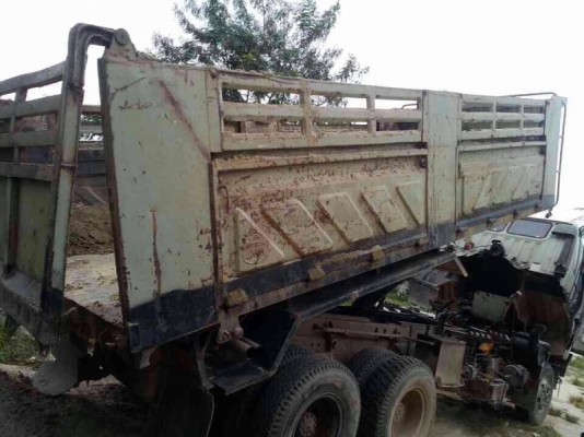 รถฮีโน่ 10 ล้อดั้ม FM3M  เปลื่ยนเครื่อง  245 แรงม้า.  สนใจติดต่อ 081 - 6079515