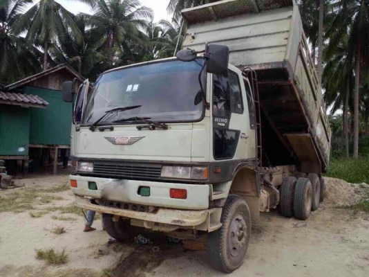 รถฮีโน่ 10 ล้อดั้ม FM3M  เปลื่ยนเครื่อง  245 แรงม้า.  สนใจติดต่อ 081 - 6079515