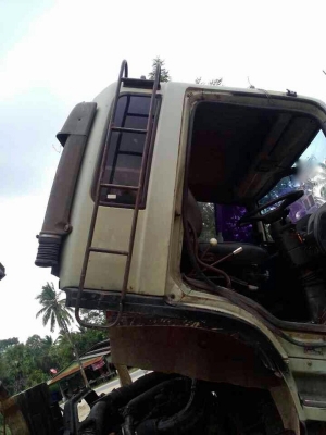 รถฮีโน่ 10 ล้อดั้ม FM3M  เปลื่ยนเครื่อง  245 แรงม้า.  สนใจติดต่อ 081 - 6079515