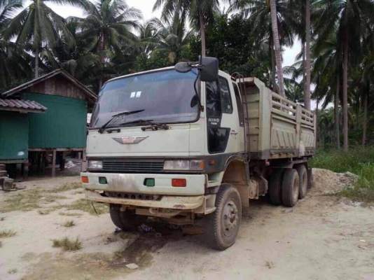 รถฮีโน่ 10 ล้อดั้ม FM3M  เปลื่ยนเครื่อง  245 แรงม้า.  สนใจติดต่อ 081 - 6079515