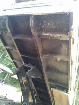 รถฮีโน่ 10 ล้อดั้ม FM3M  เปลื่ยนเครื่อง  245 แรงม้า.  สนใจติดต่อ 081 - 6079515