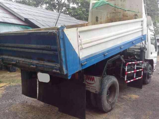 รถอีซูซุ 6 ล้อดั้ม 150 แรงม้า. ปี 51 สนใจติดต่อ 081 - 6079515 รถอีซูซุ 6 ล้อดั้ม 150 แรงม้า. ปี 51 สนใจติดต่อ 081 - 6079515