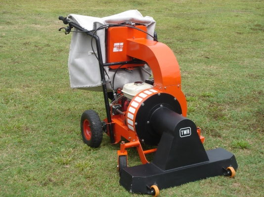 รถดูดเก็บใบไม้