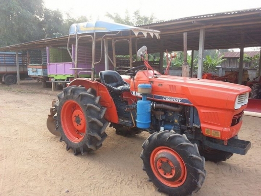 คูโบต้า L2601 DT 4 WD 2 เพลา พร้อมผาน 5 สภาพสวยเดิมๆไม่เคยลงนา
