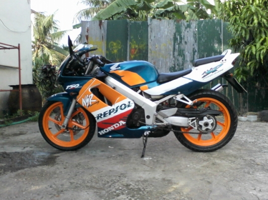 NS150SP กทม สีลม ซอย 10 สีเขียวส้ม โทร.0808051985