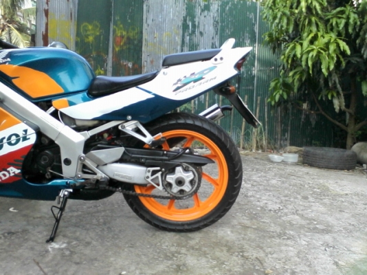 NS150SP กทม สีลม ซอย 10 สีเขียวส้ม โทร.0808051985