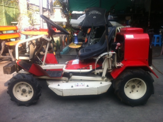 ขายรถตัดหญ้าแบบนั่งขับ Orec ขายรถตัดหญ้าแบบนั่งขับ Orec