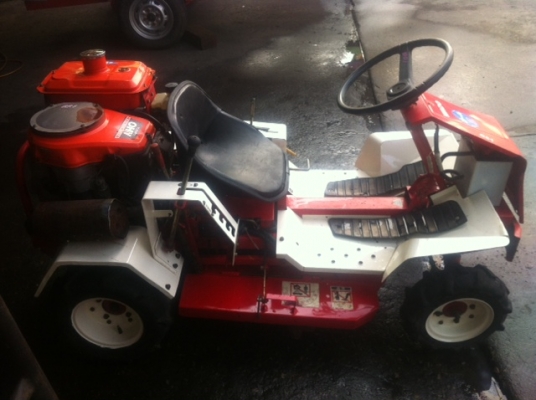 ขายรถตัดหญ้านั่งขับ Kubota นำเข้าญี่ปุ่น