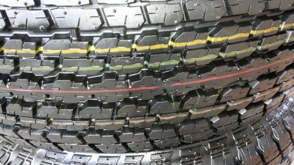 ยางบิดโตน265 70 R16ปี13ป้ายแดง