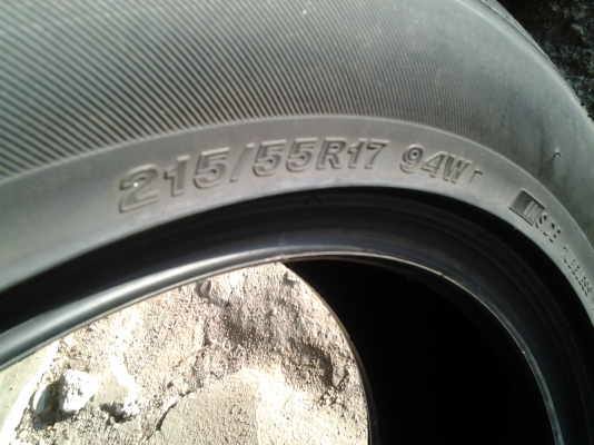 ยาง บริสโตน  215/55/17  ดอกหนาๆนุ่มๆ