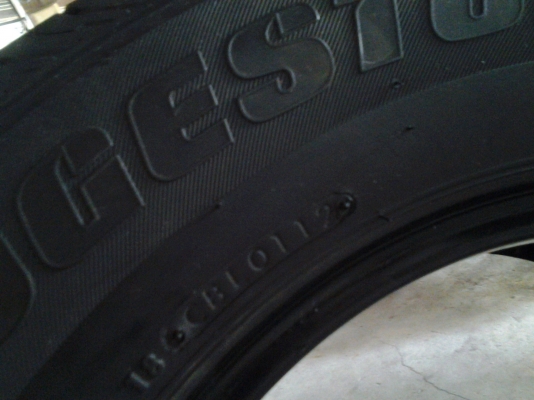 ยาง  215/70/15 ปี 12