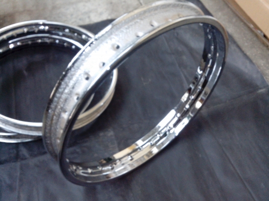 ขายล้อ DID ปั๊มนูนกลาง 1.85 x 18 ชุบแล้ว ขายล้อ DID ปั๊มนูนกลาง 1.85 x 18 ชุบแล้ว