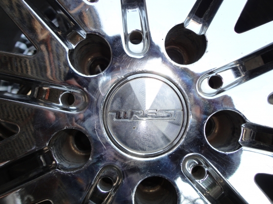 ขายล้อแม๊กขอบ19 วีไอพี 6500 บาท 4 วง แตก 1วง