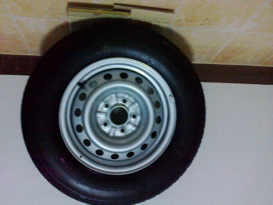 ล้ออะไหล่ขอบ15 5รูพร้อมยางบิดโตน