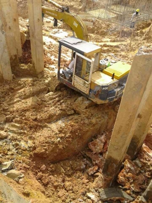 Komatsu PC60-3 สภาพสวยพร้อมใช้งาน ราคาต่อรองได้ รถใช้งานอยู่ 087-2976734