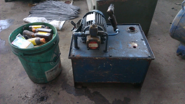 Sell> ขายชุดไฮดรอลิคมือสอง มอเตอร์ 1 แรง ไม่มีคอนโทรล ขายราคาถูก นครปฐม ครับ