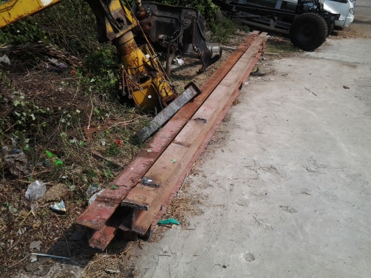 ขายเหล็ก H บีม 6 นิ้ว ยาว 9 เมตร มือสองเหล็กสวยขายโลละ 19 บาท มี 4 เส้นครับ นำ้หนักรวม 1180 โล รวมเงิน 22420-