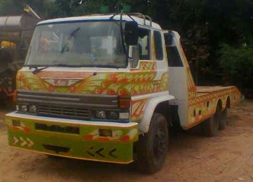 HINO F17 - 168 HP EH700 รถหางปลาสิบล้อเพลาเดียว ท้ายลาดมีหางไฮดรอลิกส์ขึ้นรถเกี่ยวครบพร้อมใช้งาน เครื่องเดิมเกียร์เดิมสภาพดี หัวเก๋งแล็ปลายสวย ภายในคอนโซลสวยครบพร้อม พวงมาลัยเพาเวอร์ ช่วงล่างคัชซีไม่มีบวม ยางสภาพดี 10 เส้นประมาณ 70\%พร้อมลากพร้อมบรรทุกได้เ