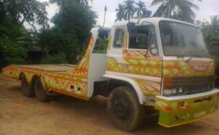 HINO F17 - 168 HP EH700 รถหางปลาสิบล้อเพลาเดียว ท้ายลาดมีหางไฮดรอลิกส์ขึ้นรถเกี่ยวครบพร้อมใช้งาน เครื่องเดิมเกียร์เดิมสภาพดี หัวเก๋งแล็ปลายสวย ภายในคอนโซลสวยครบพร้อม พวงมาลัยเพาเวอร์ ช่วงล่างคัชซีไม่มีบวม ยางสภาพดี 10 เส้นประมาณ 70\%พร้อมลากพร้อมบรรทุกได้เ