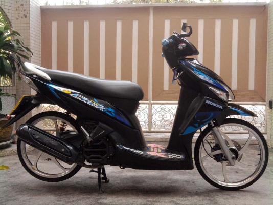 ขออนุญาติขาย Honda Click Combi Brake ล้อแม็กสวย โอนให้ฟรีครับ