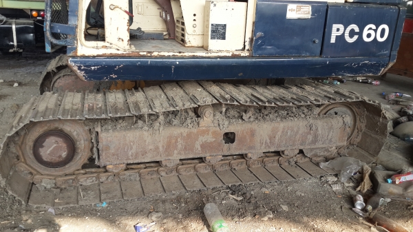 ขาย komatsu pc60 รุ่น5