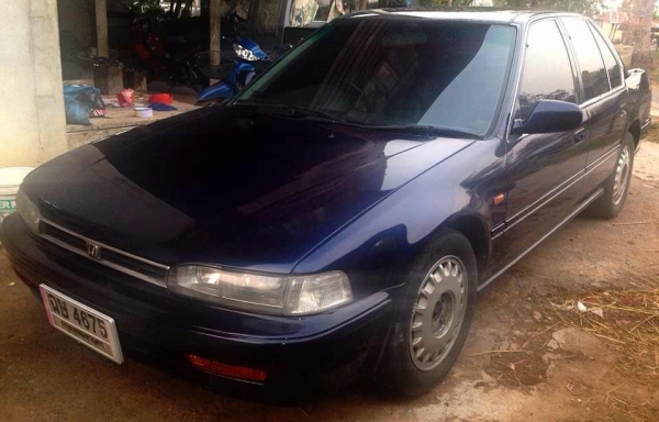 ขายด่วนๆครับ HONDA ACCORD EXi 2.0 AT ปี 93 โฉมตาเพชร รถสวยเงารอบคันพร้อมใช้งานได้เลย ติดตั้งแก๊ส LPG ลงเล่มครบถูกต้องพร้อมโอน ภายในเก๋งเกียร์ออโต้ เบาะหนัง แอร์เย็น คอนโซลภายในสวยครบครันกว้างขวางสุดๆ ภายนอกสีสันบางดี ล้อแม็กครบ เอกสารทะเบียนครบพร้อมโอน รา