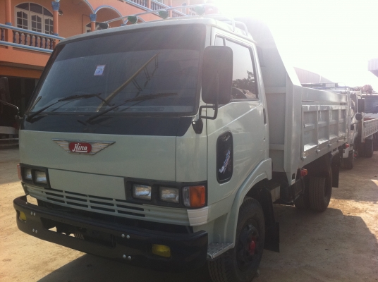 HINO FC ดั้มดินกระบะสามมิตร เครื่อง WO6D (150 แรงม้า)