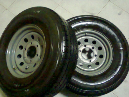 ล้อบรรทุก1คู่  6/139ยางใหม่ปี13